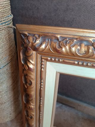 Marco dorado antiguo