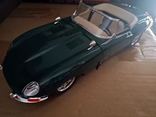 Jaguar E Cabriolet (1961) Burago 1/18