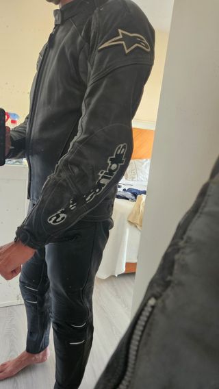 Mono Alpinestars cuero negro 2 piezas