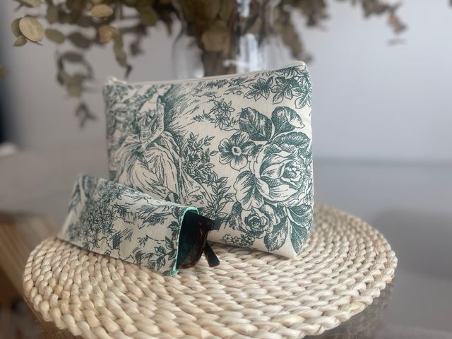 Bolso/ neceser con funda de gafas