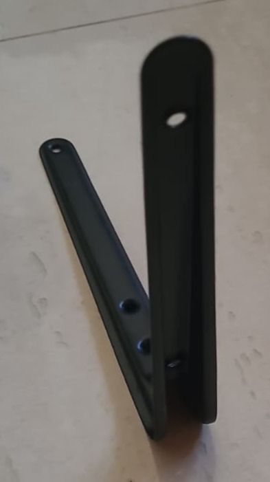 Escuadras 20x20cm - metal,  2€ unidad.