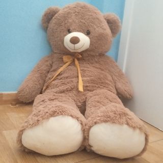 Oso gigante de peluche café
