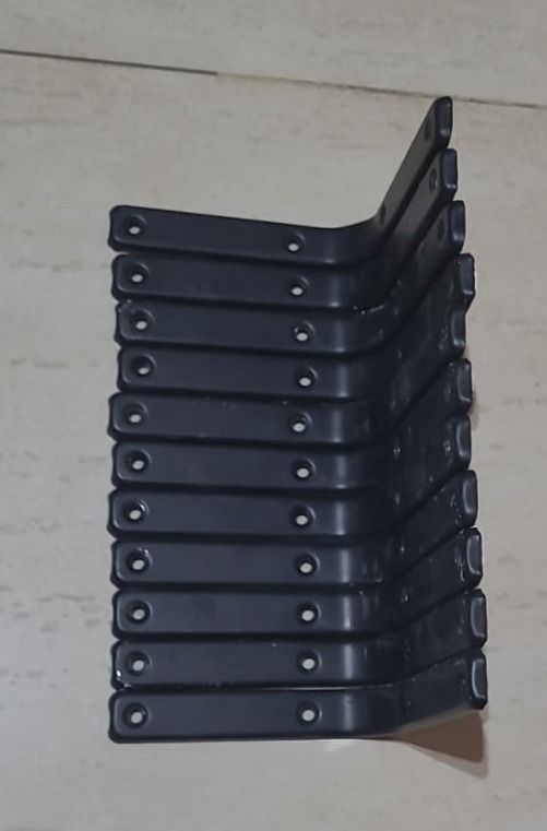 11 Escuadras 13x13cm - Usadas, de metal, 1€ und.