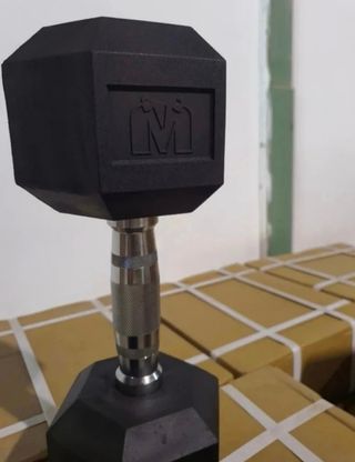 Manubri esagonali 2x8kg in vendita, NON ACCETTIAMO OFFERTE!