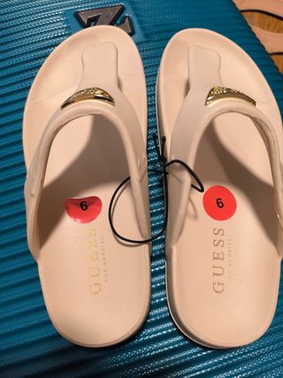 Sandalias Guess beige