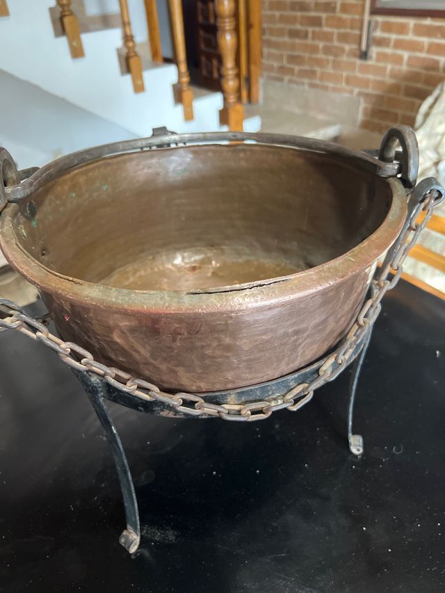 Caldero cobre antiguo con soporte