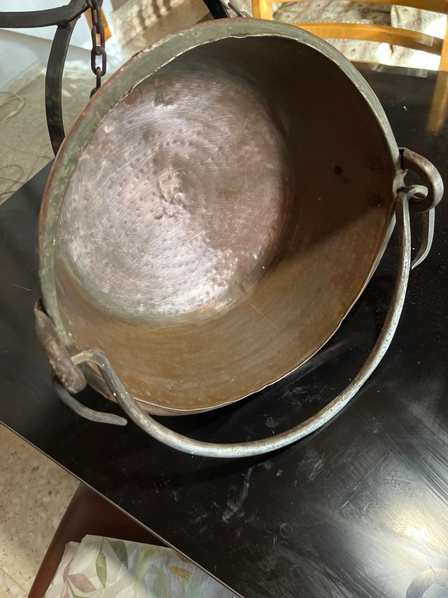 Caldero cobre antiguo con soporte