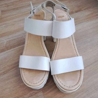 Tacones ASOS blancos