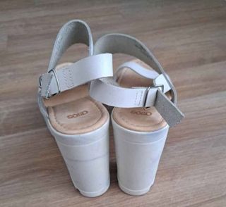Tacones ASOS blancos