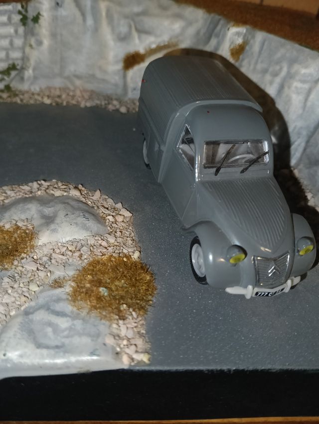 Citroen 2 CV van 1:43 Modella. NorEV.