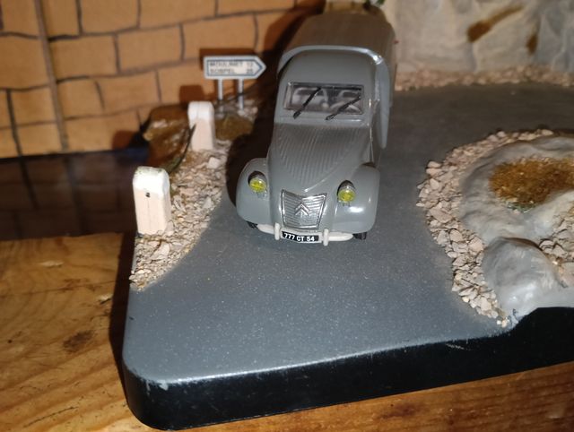 Citroen 2 CV van 1:43 Modella. NorEV.