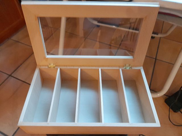 Caja expositora madera