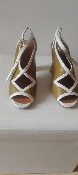 Zapatos tacón olive & blanco
