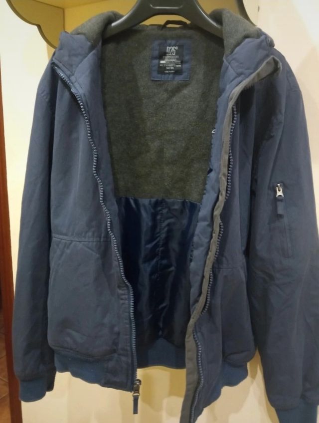 Cazadora azul 123 con capucha bajada de precio.