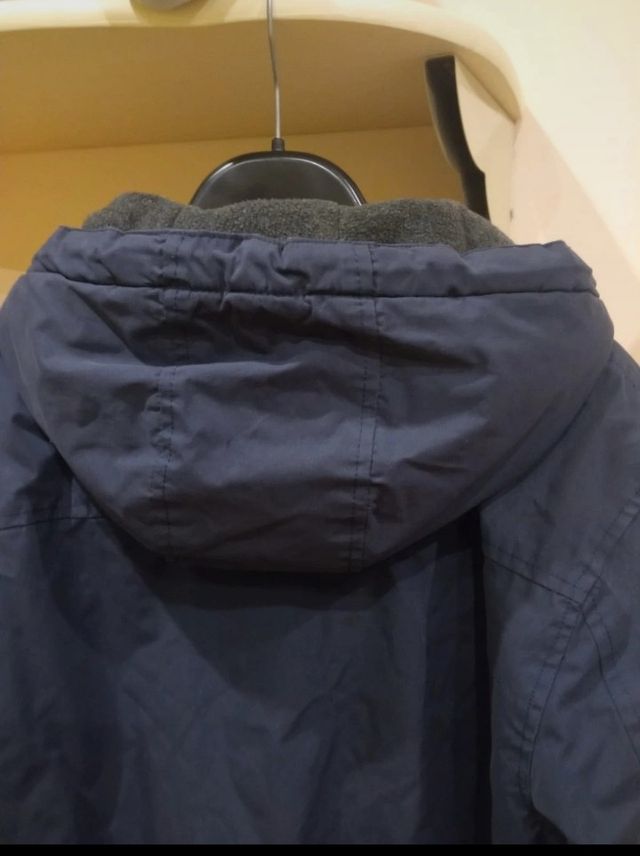 Cazadora azul 123 con capucha bajada de precio.