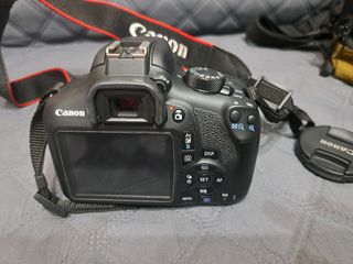 Cámara Canon EOS 1300D negra