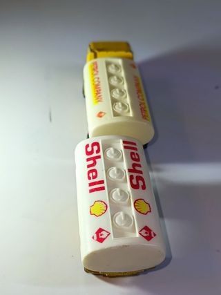 CAMION CON REMOLQUE CUBA SHELL 1/64 MAJORETTE