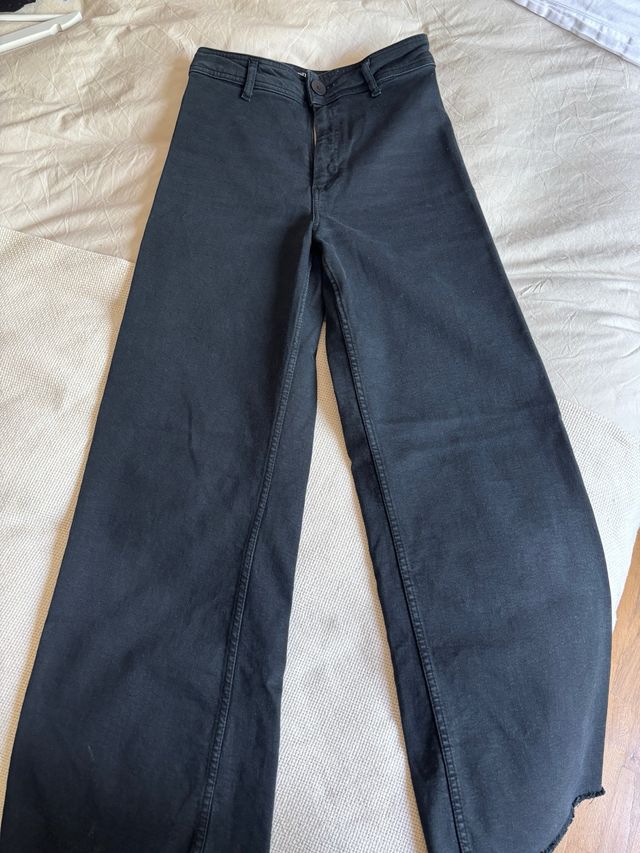 Jeans Zara negros - tiro alto talla 36