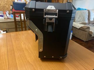 Maleta BMW Negra - Aluminio derecha, original BMW