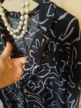 Camicia oversize fiori bianco-nero