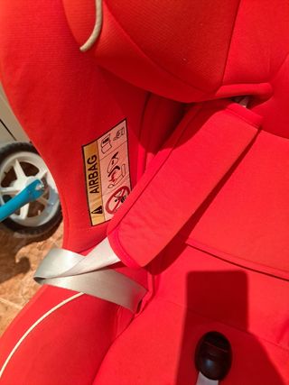 Silla coche Babyauto roja, se regala la bicicleta 