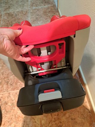 Silla coche Babyauto roja, se regala la bicicleta 
