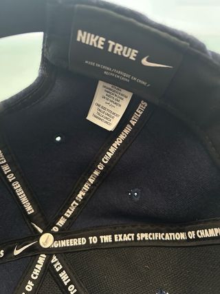 Gorra Nike azul marino