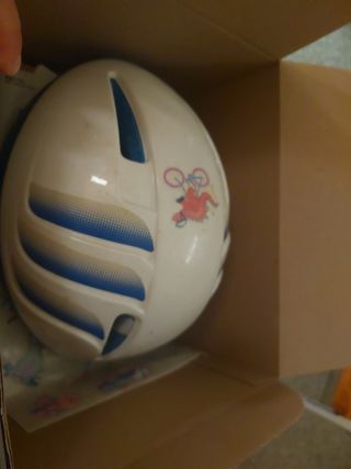 Casco para bici/ patinete niño - dinosaurio 4años+