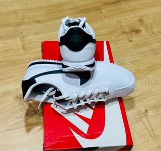 Zapatillas Nike Cortez - 36.5- 38,5 Blancas/Verdes