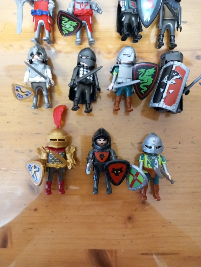 15 figuras Playmobil caballeros