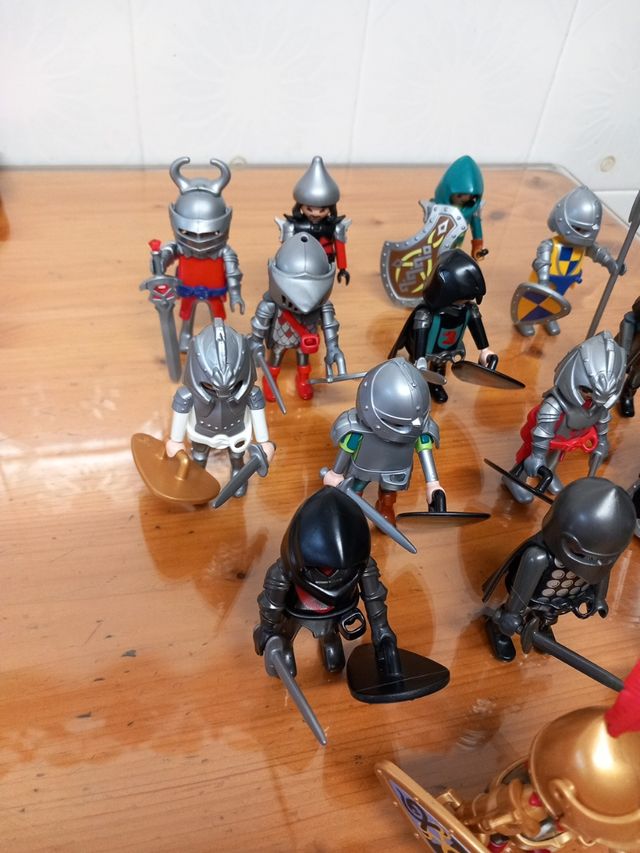 15 figuras Playmobil caballeros