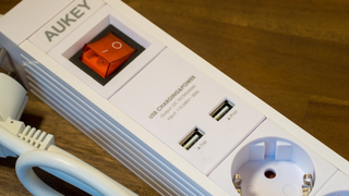 Regleta Aukey PA-S2 - 5 enchufes