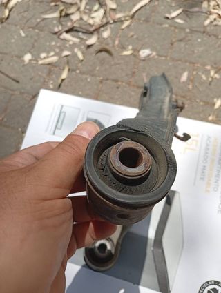 Brazo Oscilante Suspensión - Mitsubishi III V60.