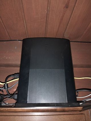 PS3 (PlayStation 3) 500gb + 29 giochi + 2 controller