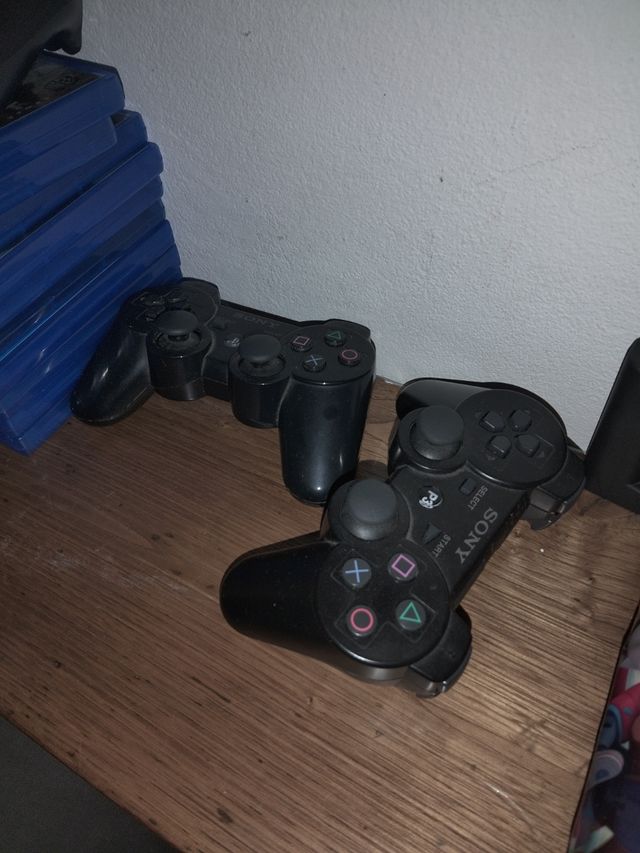 PS3 (PlayStation 3) 500gb + 29 giochi + 2 controller