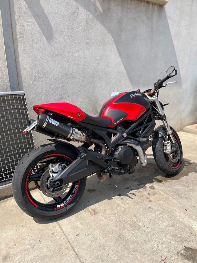 Ducati Monster 696+ ABS A2