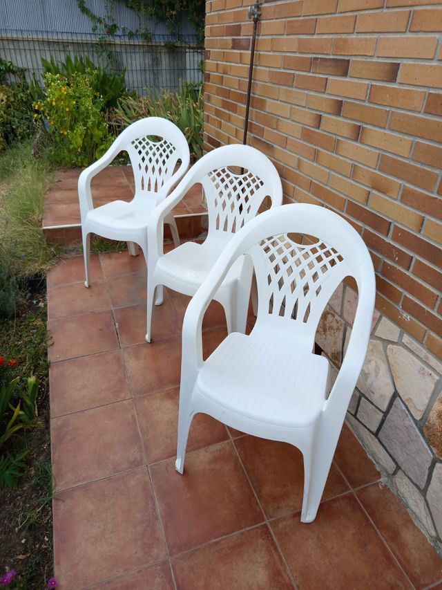 3 Sillas jardín plástico blancas