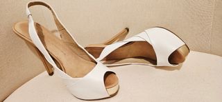 Zapatos Zara blancos tacón alto