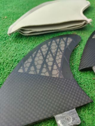 Quillas surf talla M - Nuevas - fibra de carbono 
