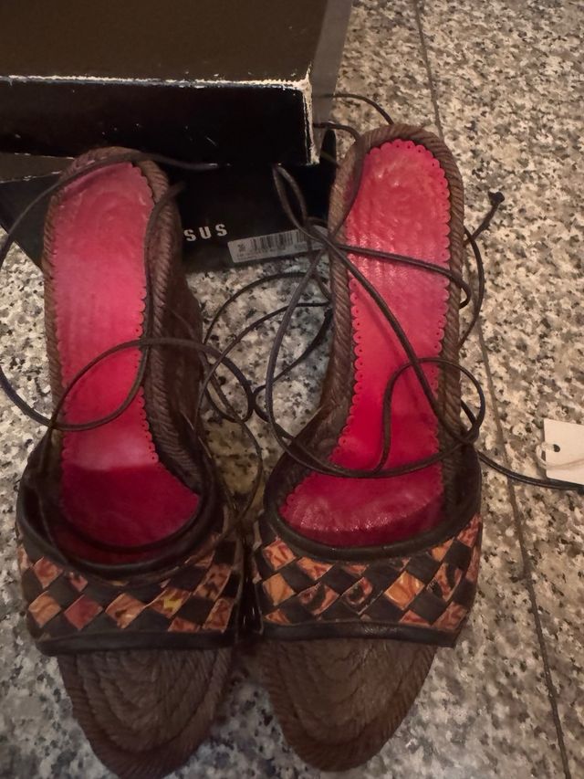 Sandali Versus con lacci - Marroni