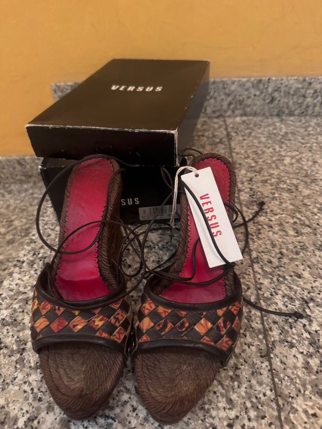 Sandali Versus con lacci - Marroni