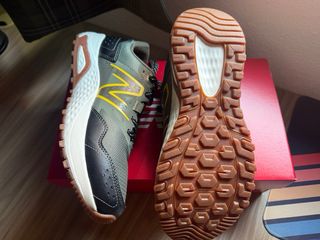 New Balance 41.5 - Gris/Verde Oliva