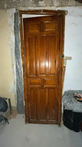Puerta madera antigua