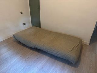 Futón japonés - Sofá cama de madera