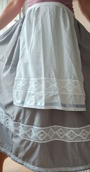 Falda y delantal para traje regional 93cm