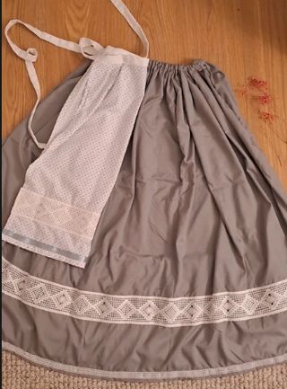 Falda y delantal para traje regional 93cm