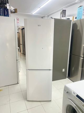 Nevera Beko blanca Altura 1.85 con garantía 