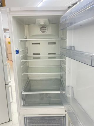 Nevera Beko blanca Altura 1.85 con garantía 