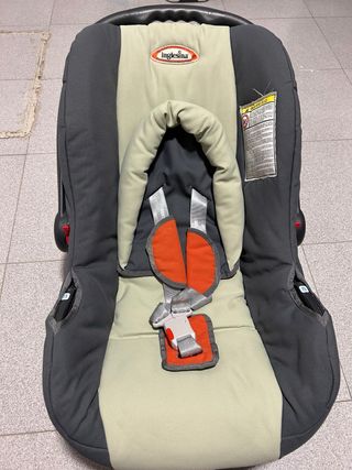 Seggiolino auto Inglesina con cappuccio e adattatore