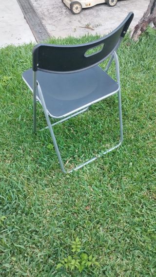 Silla plegable negra - metal y plástico